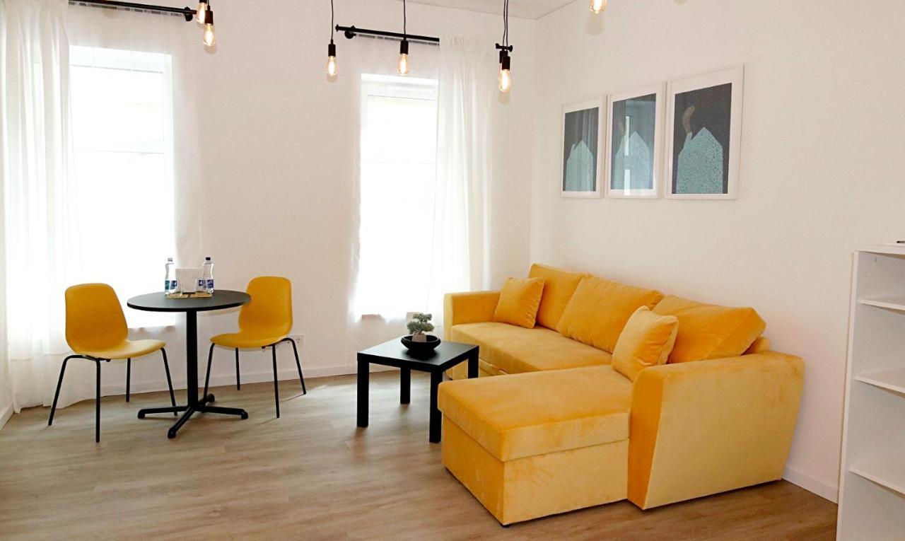Minimalist Studio Old Town Apartments By Hostlovers Kaunas Exterior foto