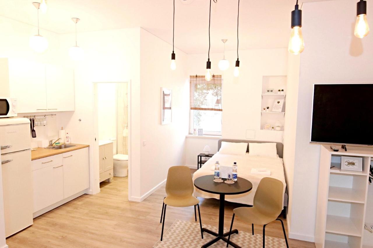 Minimalist Studio Old Town Apartments By Hostlovers Kaunas Exterior foto