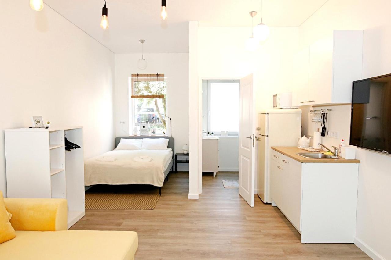 Minimalist Studio Old Town Apartments By Hostlovers Kaunas Exterior foto